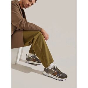 VOILE BLANCHE
SNEAKERS HOMBRE CLUB01 ARMY GREEN |
VERDE Size 46